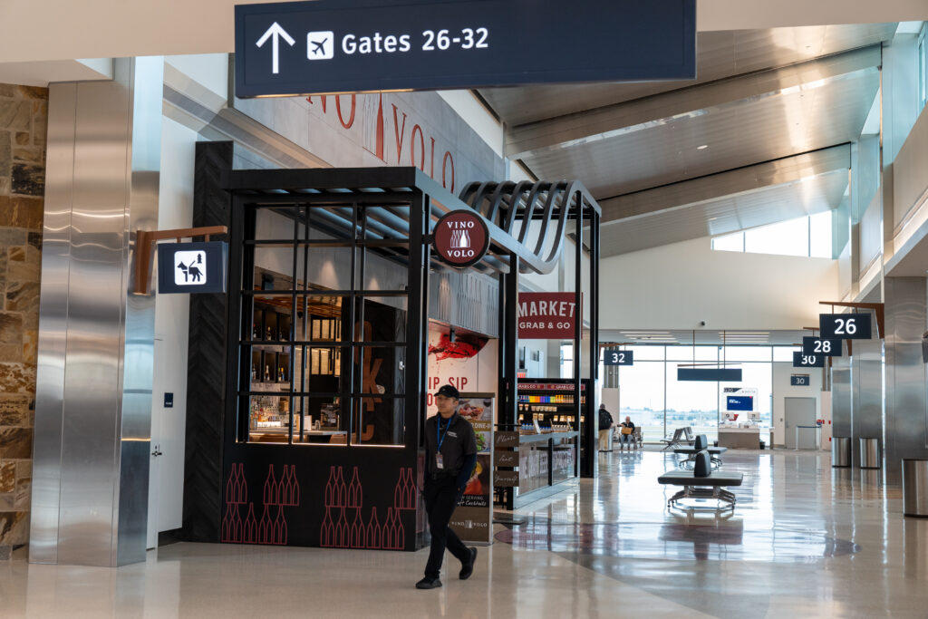 Vino Volo at the airport